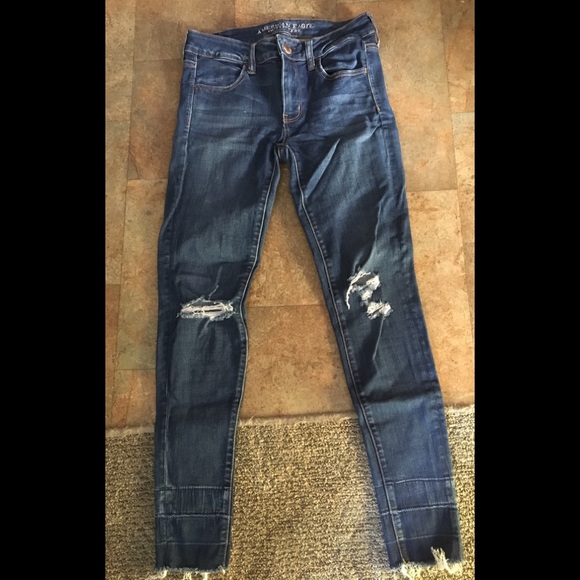 American Eagle Outfitters Denim - American Eagle distressed Super stretch jeans 6 R